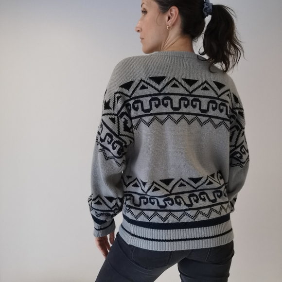 M/L vintage geometric knit sweater, unisex retro Christmas jumper with deer - Picture 2 of 3